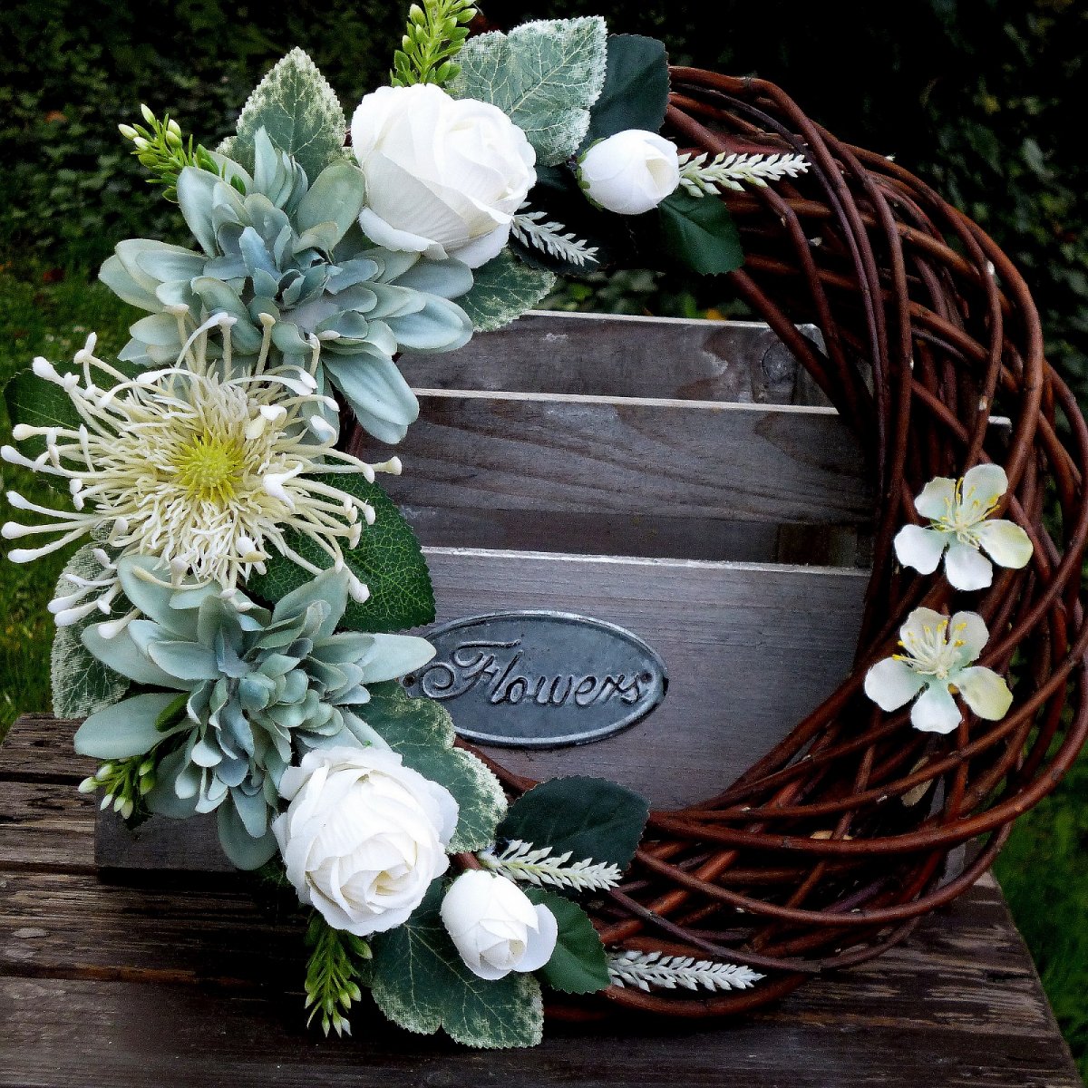 Zelenobílý věnec  30 cm