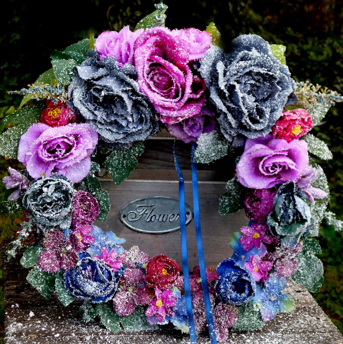 Frida Kahlo_ zasněžený barevný věnec