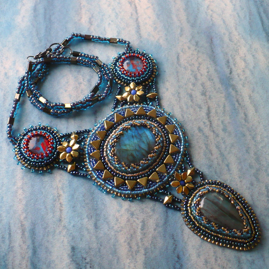 Slunce na vodní hladině - náhrdelník