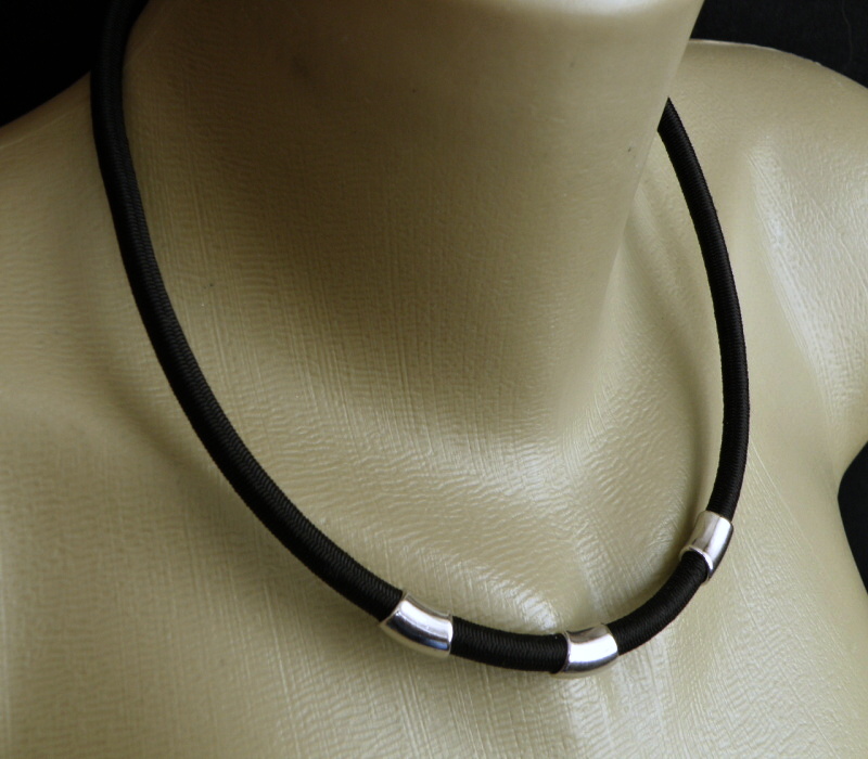 Náhrdelník - černý svit