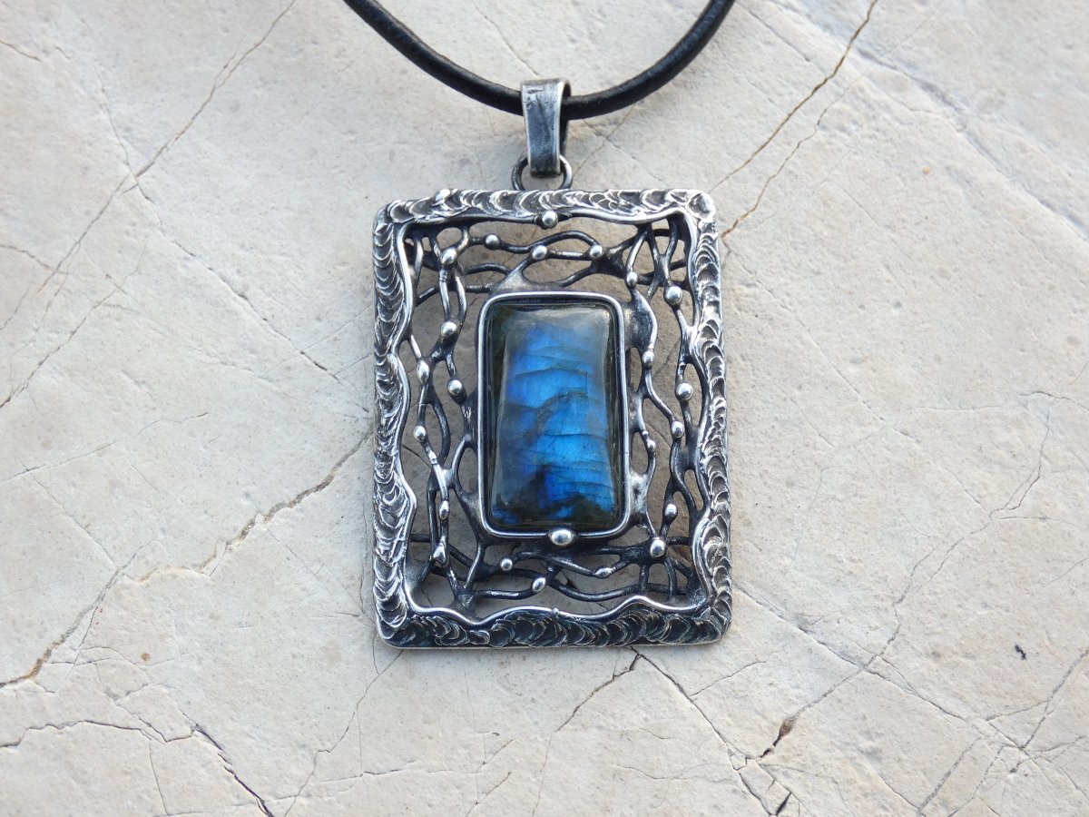 Déšť - náhrdelník s labradoritem