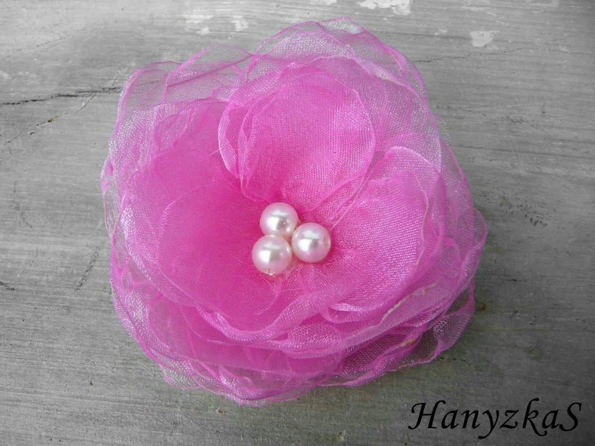 Brož: Růžový květ