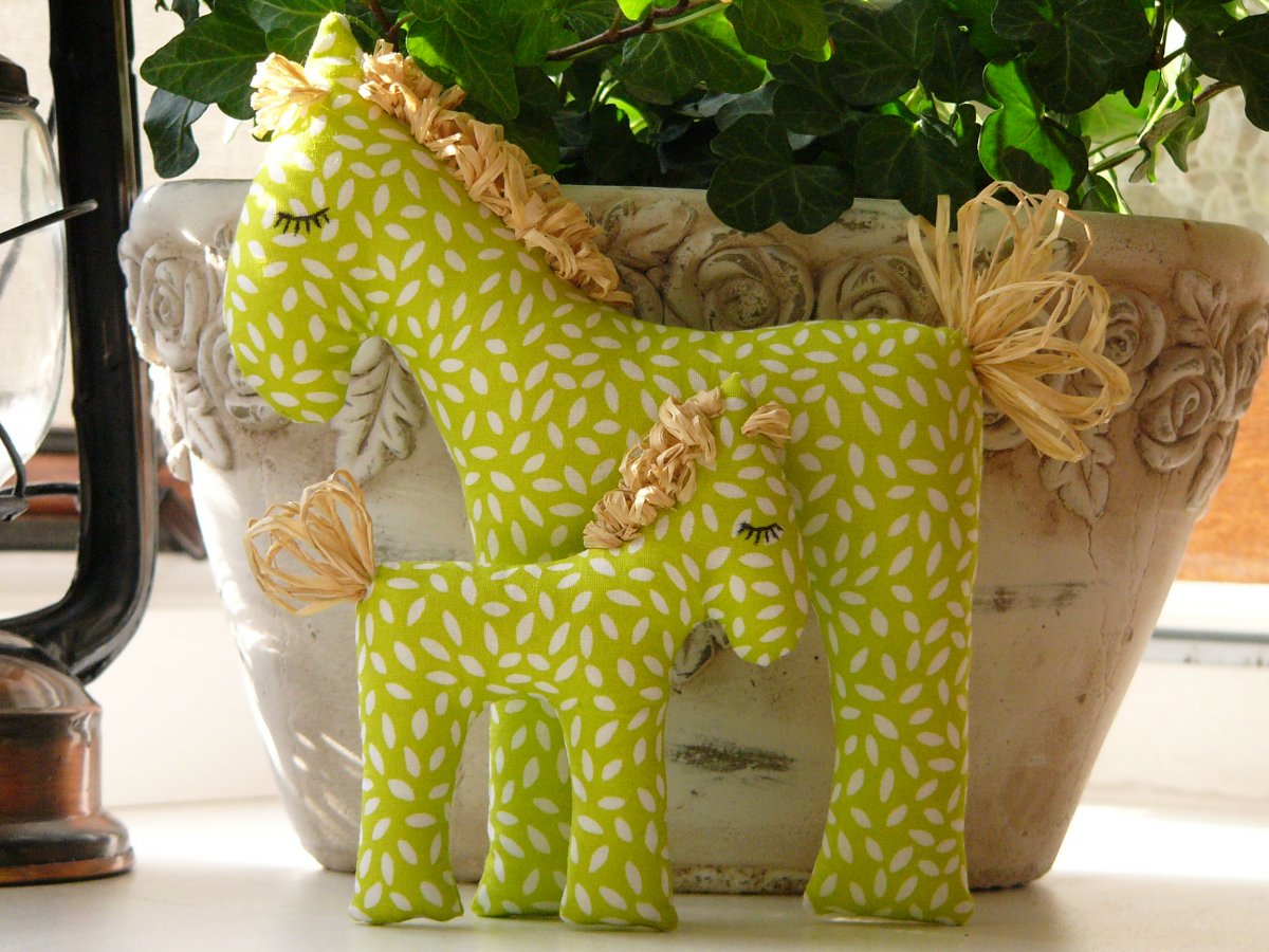 Kobylka s hříbětem ... ve venkovském stylu ... 08