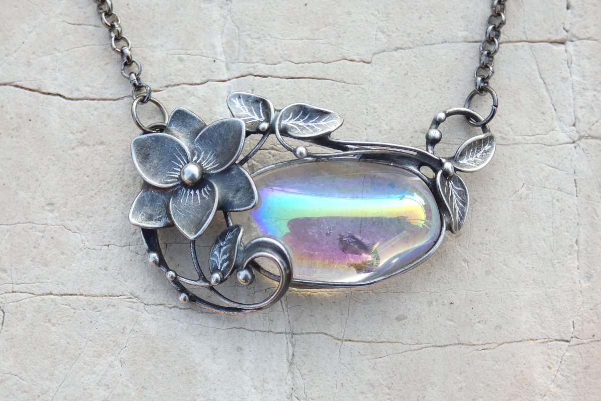 Aqua flower - náhrdelník s aqua aura křišťálem