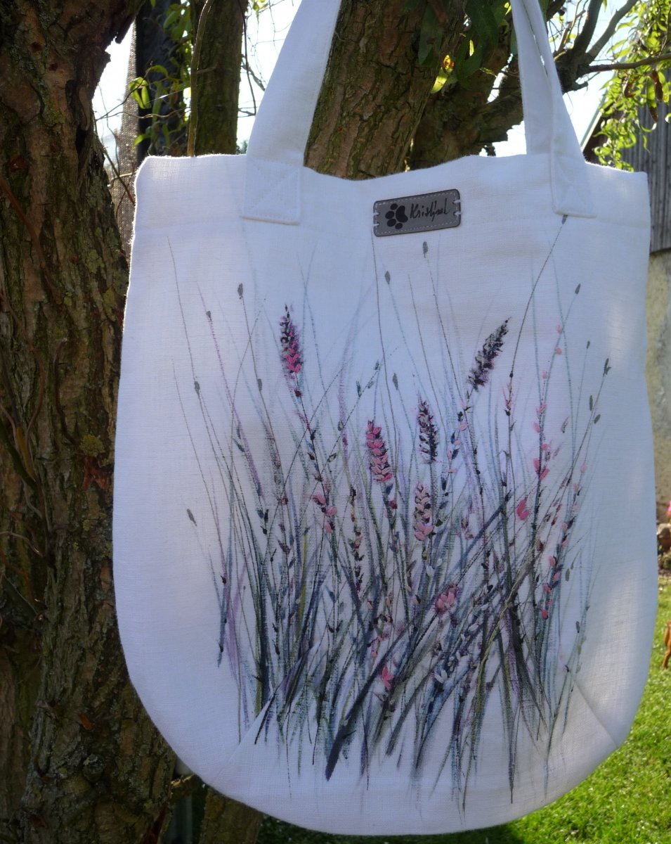 Lněná taška s výšivkou a s malbou levandule