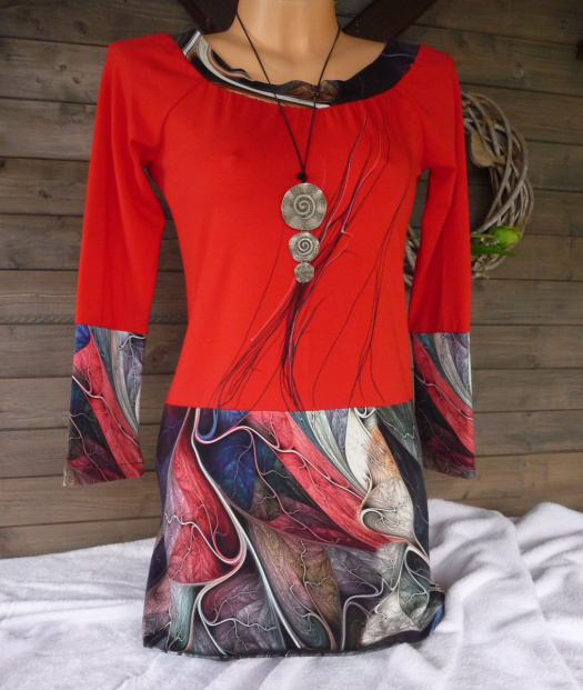  Karmínově červené šaty(tajemné,abstraktní malby)