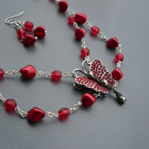 Červený náhrdelník s náušnicemi - perličky & motýl
