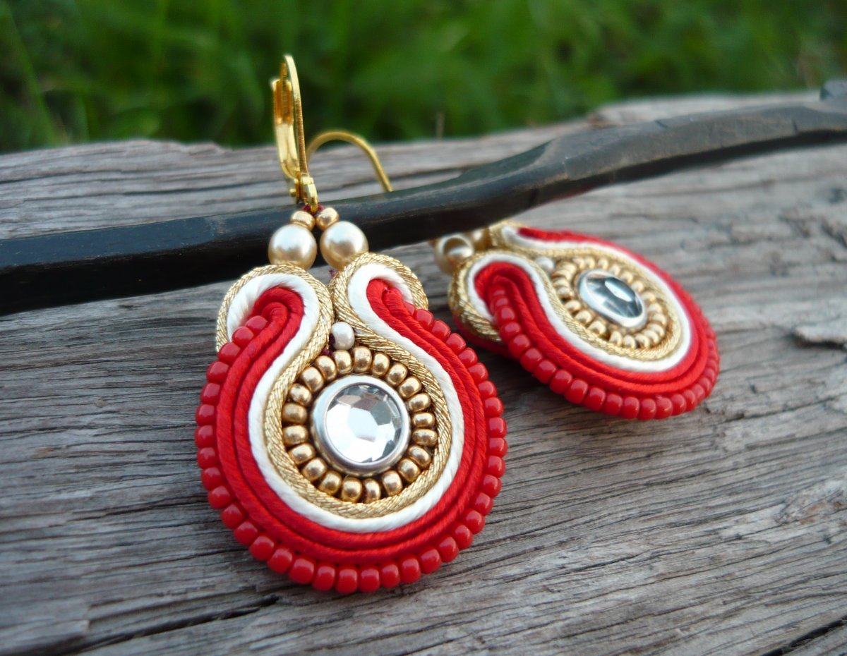 Soutache Náušnice Zlatočervené