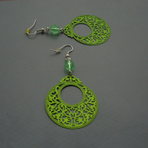 Zelené kruhy s ornamenty - lehoučké náušnice