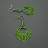 Zelené koužky s ornamenty - lehoučké náušnice