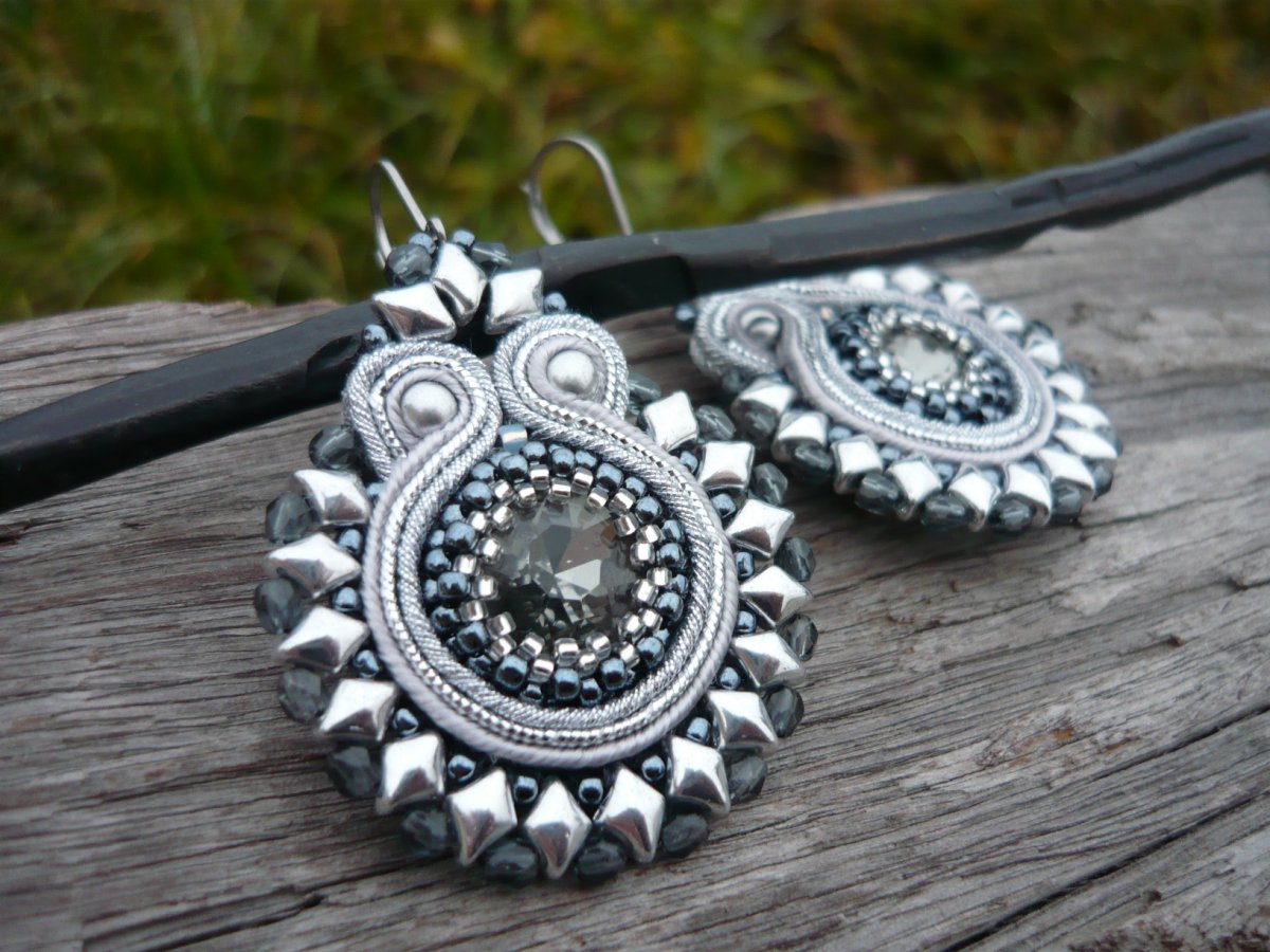 Soutache náušnice Silver stars