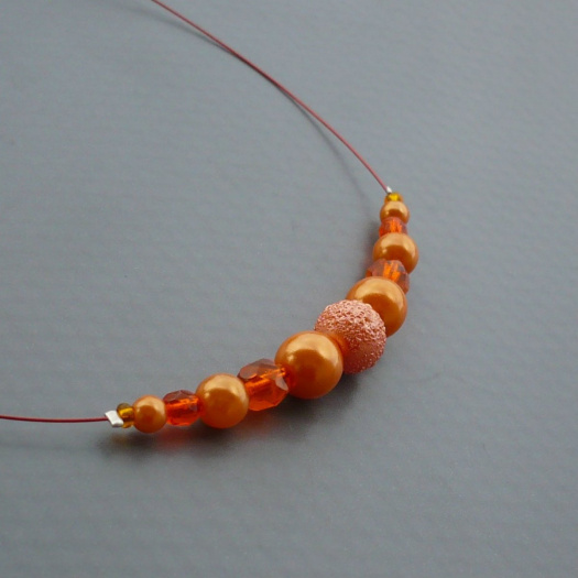 Oranžové perličky - náhrdelník - střed