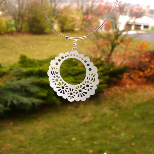 Květinový kruh bílý - náhrdelník
