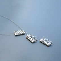Jednoduchý náhrdelník ve stříbrné - obdélníky