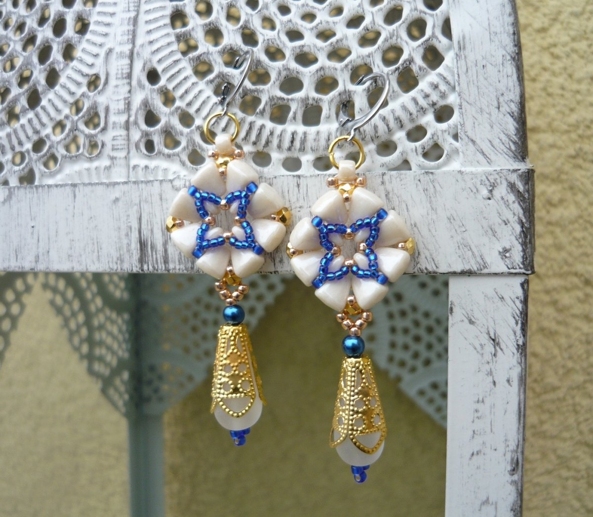 Náušnice Baroque elegant Ivory..Sapphire..Gold