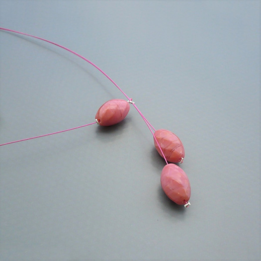 Jednoduchý růžový náhrdelník - lososová