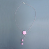 Jednoduchý světle růžový náhrdelník - proužky