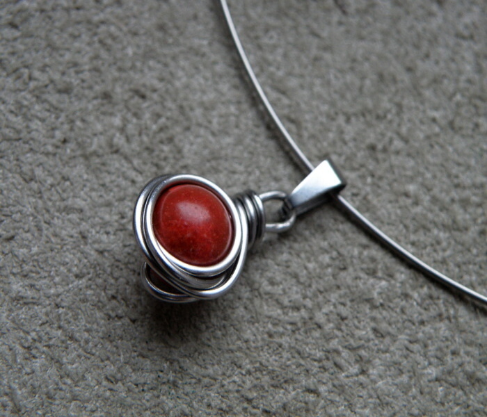 Přívěšek - korál  v  nerezu