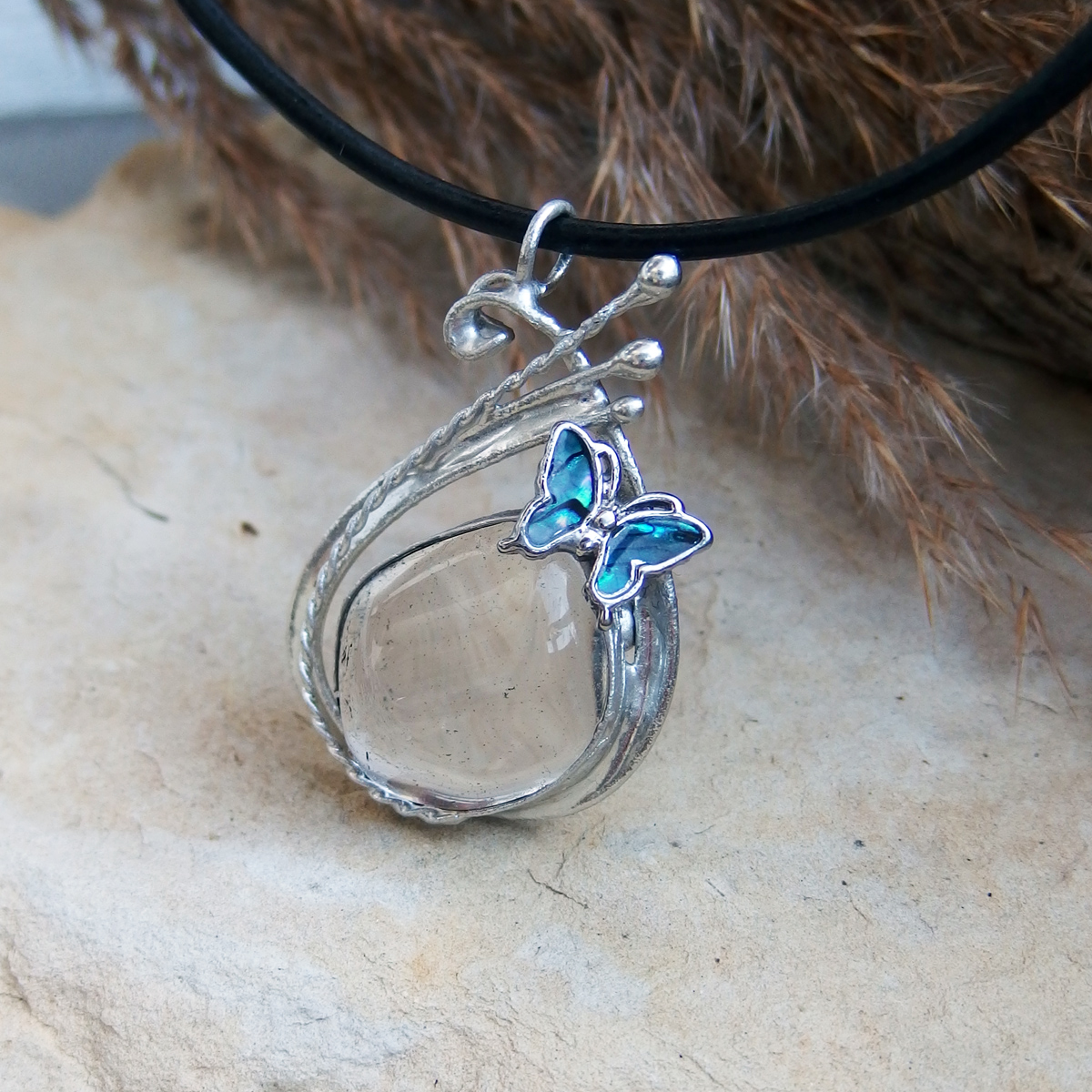 Křišťál s motýlem