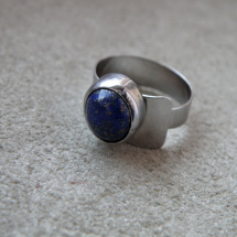 Prsten- Nerez + lapis lazuli
