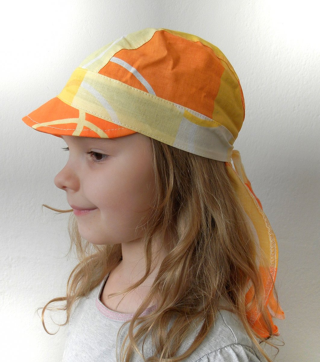 letní dětská pirátka s kšiltem a clonou na krk-oranžová