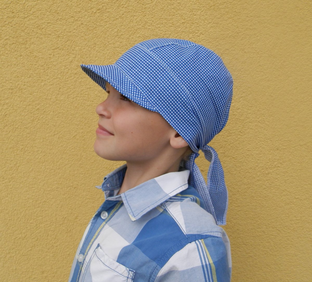 letní dětská pirátka s kšiltem modrá kostička