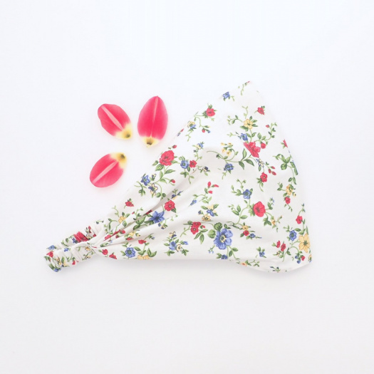 Látkový šátek - květinová louka