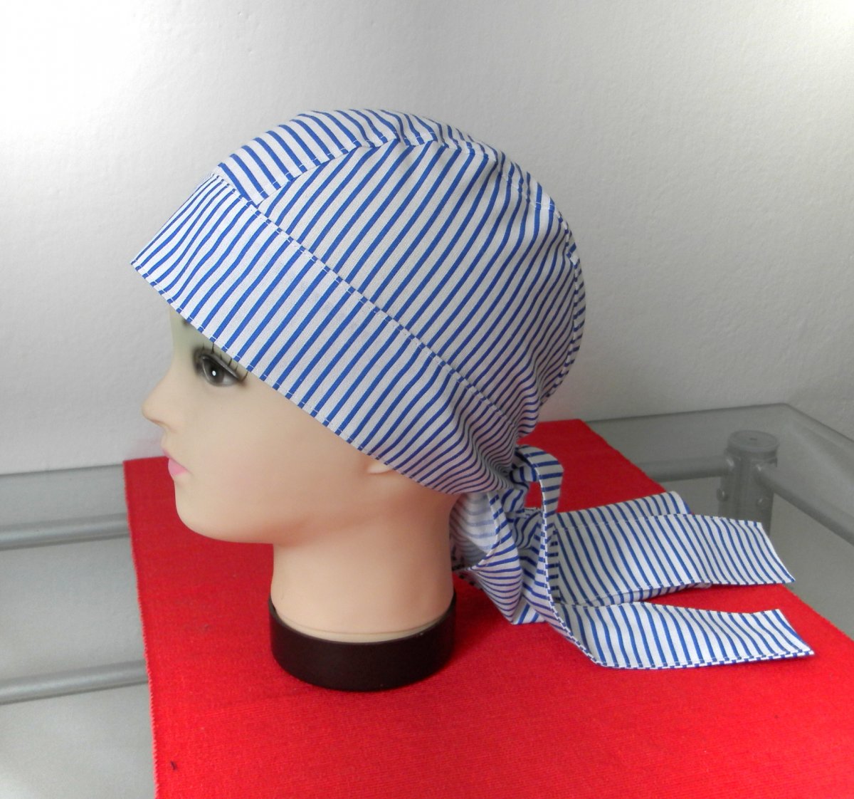 DOSPĚLÁ  pirátka BEZ NEBO S kšiltem námořnická modro bílá