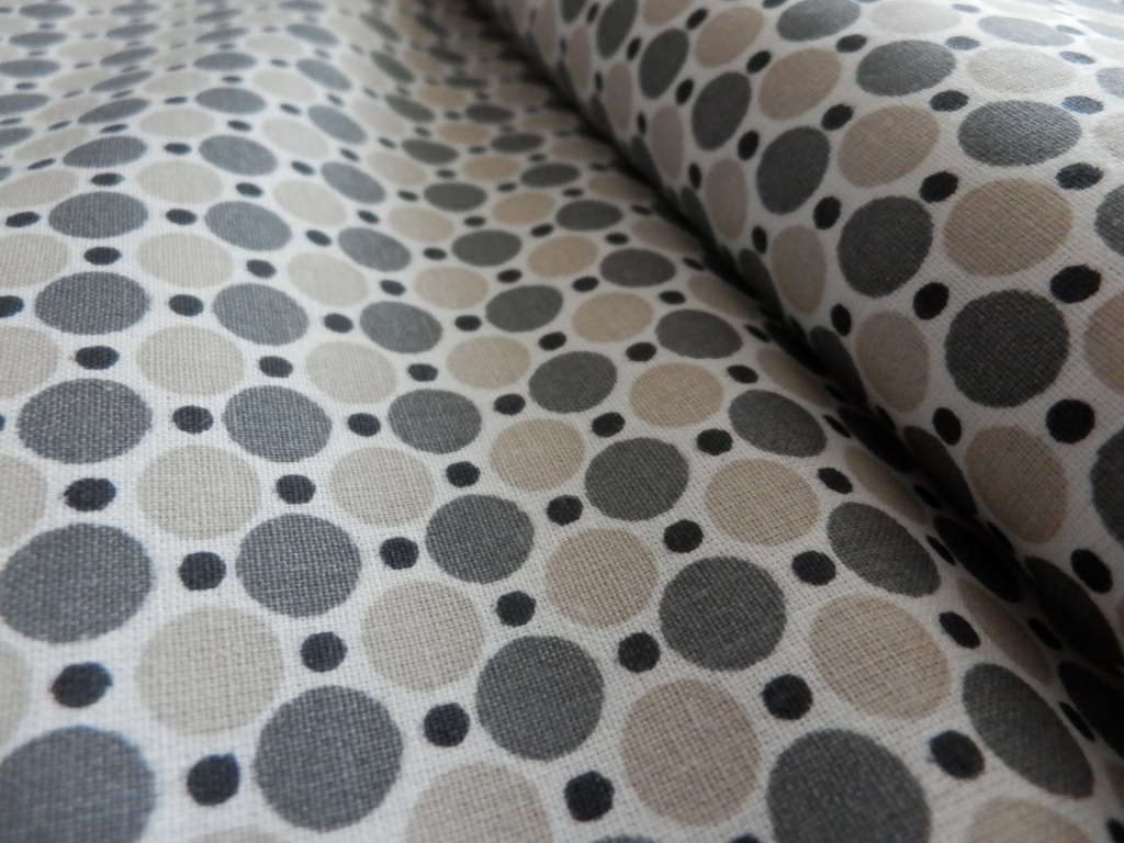 Kolečka šedo-bílé