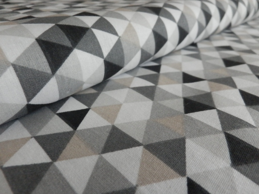 Trojúhelníky šedo-béžové