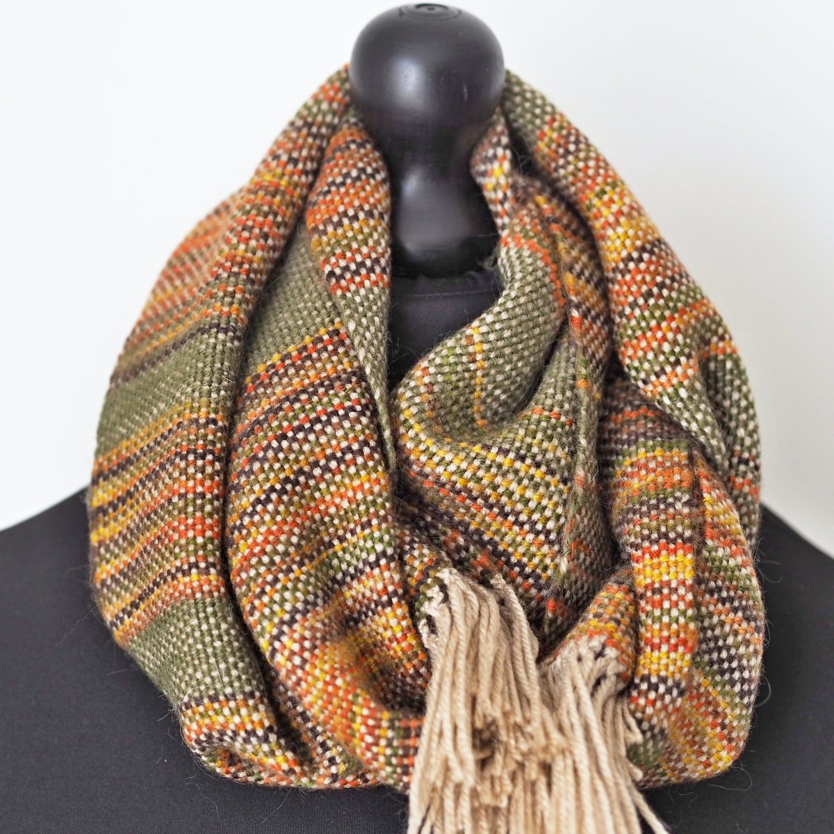 RUČNĚ TKANÁ ŠÁLA - OSKAR