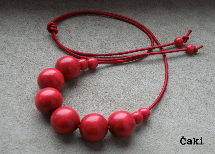 Korále - dřevo- červené