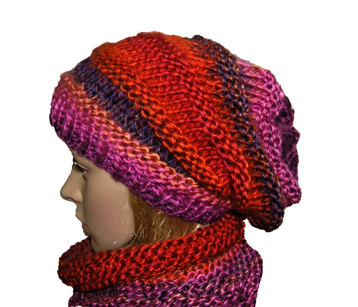 PLETENÁ ČEPICE - mix okrová/červená