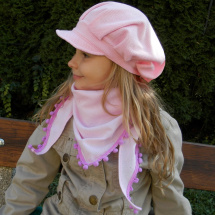 dětský šátek s bambulkami růžový