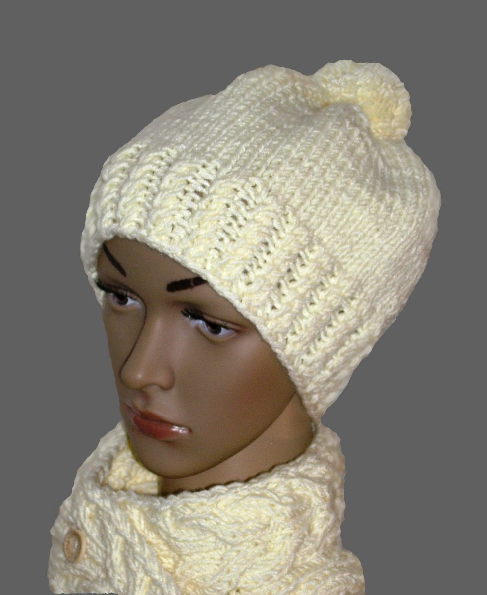 PLETENÁ ČEPICE - VANILKA