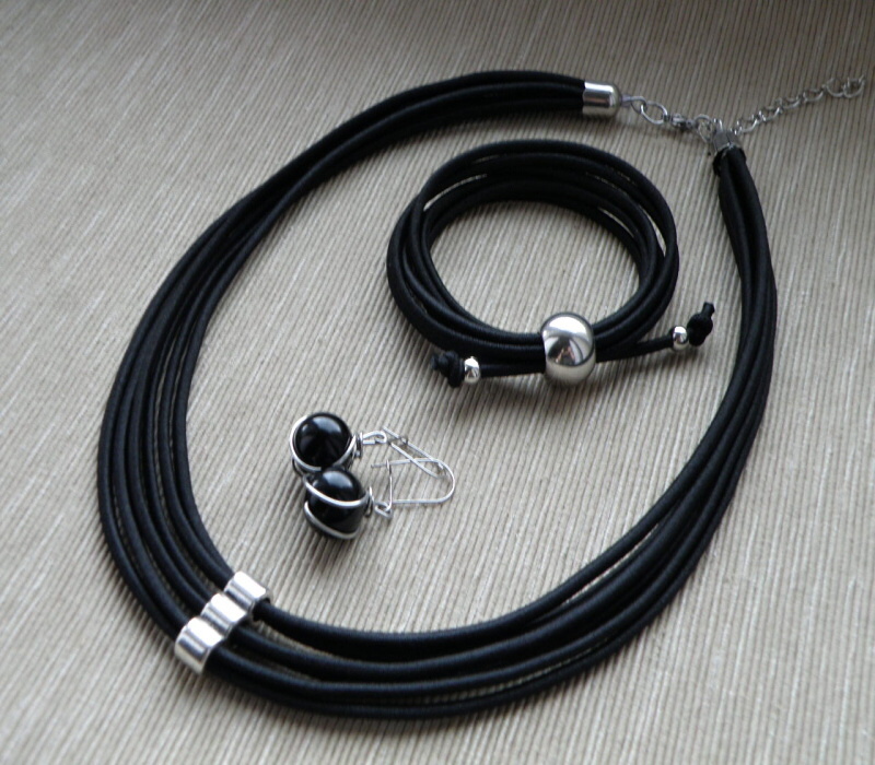 Souprava -náhrdelník, náramek, naušnice, nerez