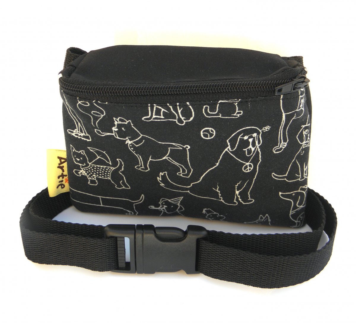 Taštička - psí siluety čb.