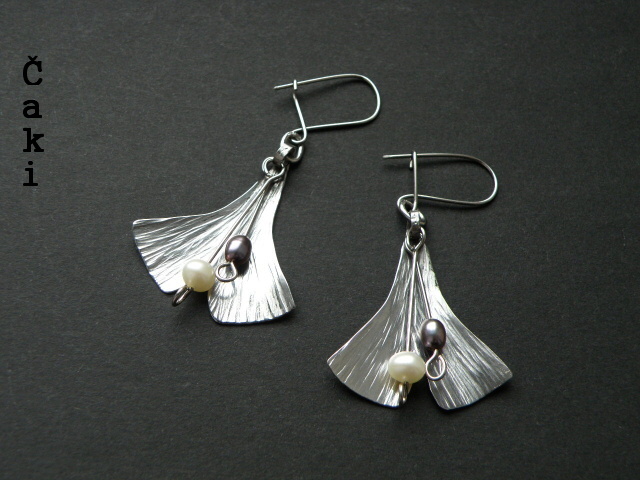 Jiňánek z nerezu - naušnice s perličkami