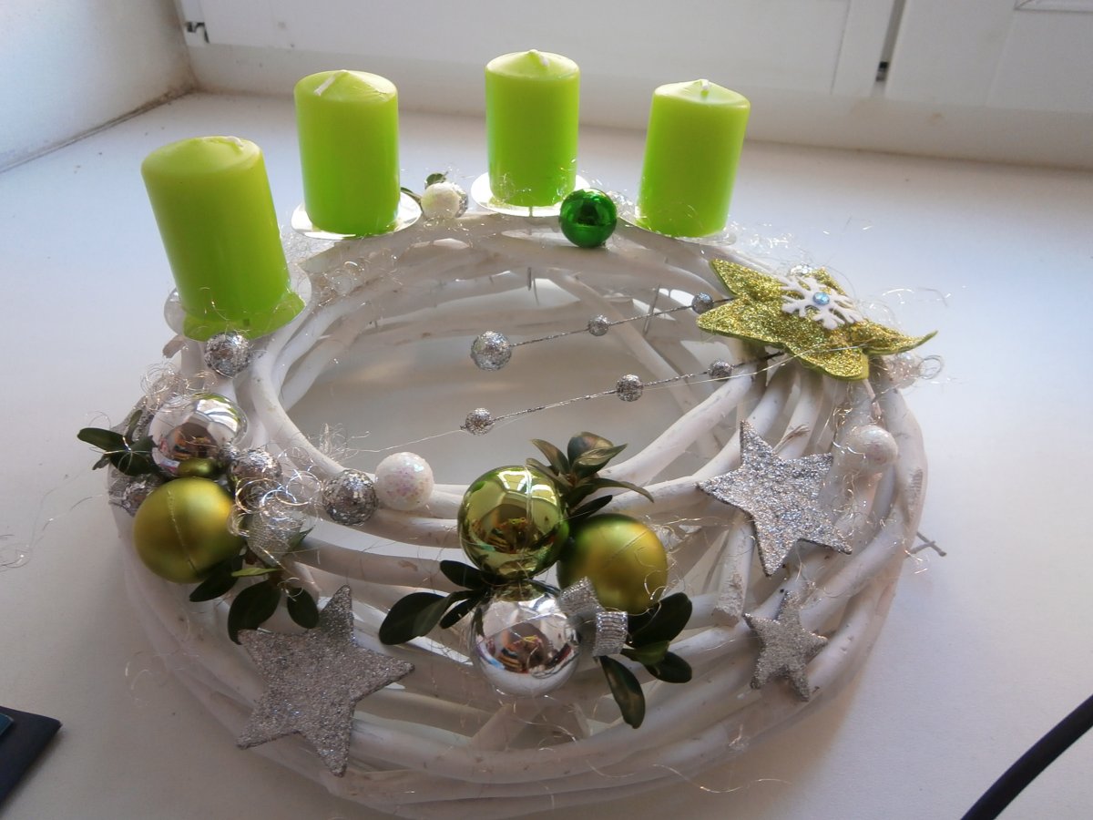 Adventní  proutěný věnec