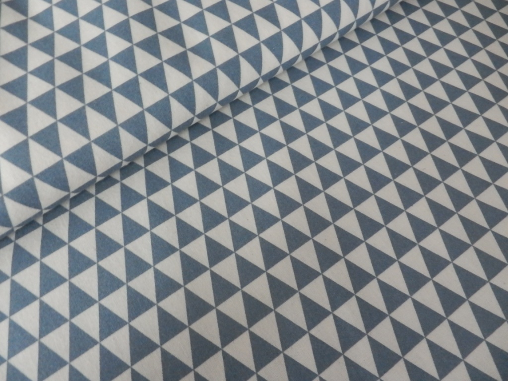 Trojúhelníky šedo- petrolejové