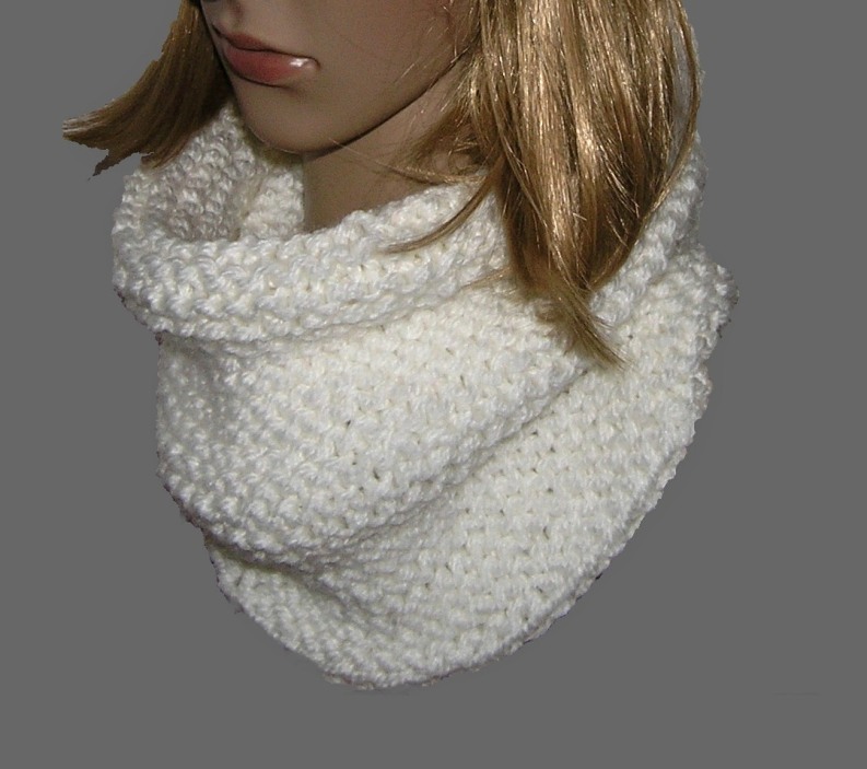 PLETENÝ NÁKRČNÍK/TUNEL