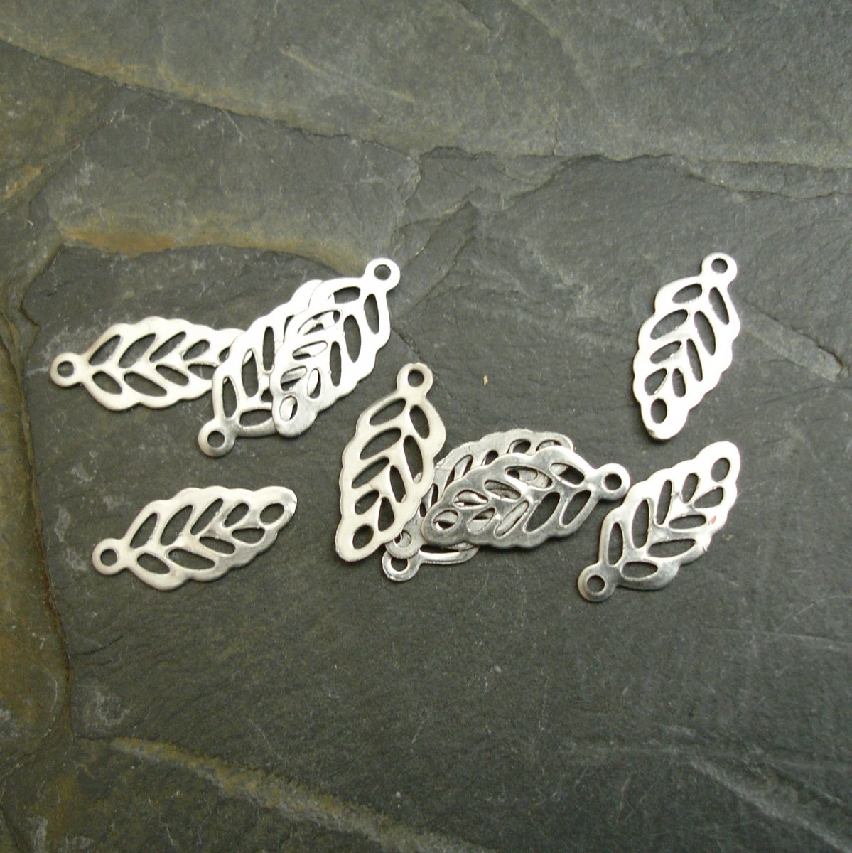 Přívěsek lístek 13x6mm - Stainless Steel 304 - 2 ks