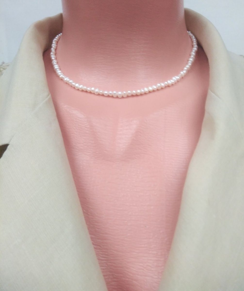 Náhrdelník (choker) z pravých perál