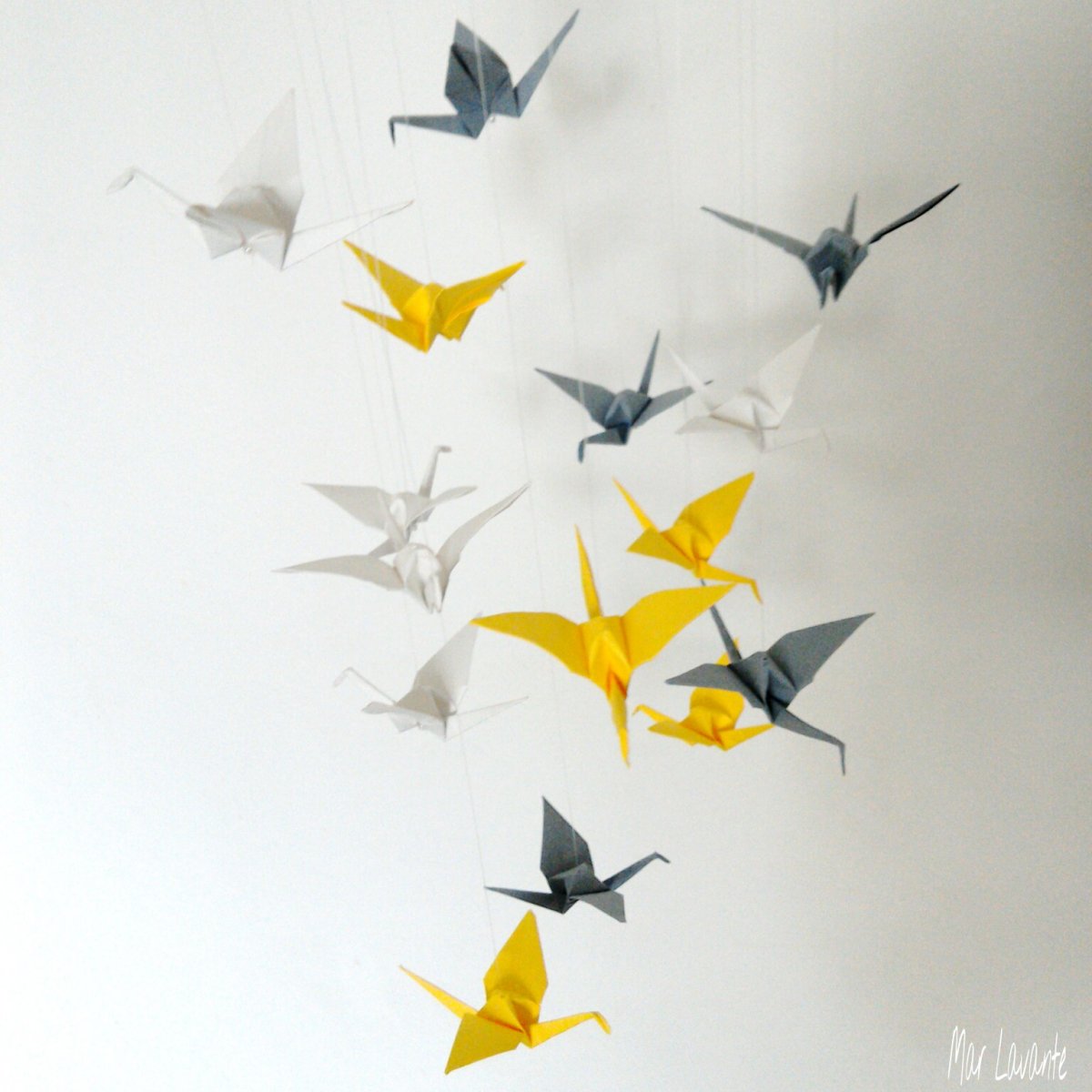 Spirálový ORIGAMI závěs šedá- žlutá- bílá