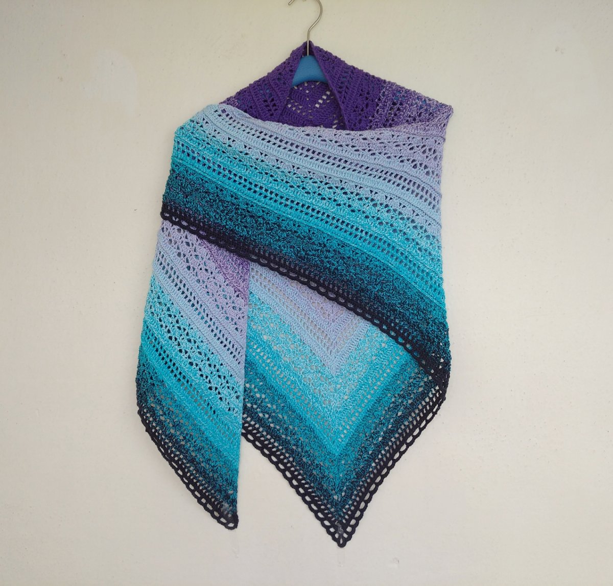 Háčkovaný šátek z duhového klubíčka "MANGO SORBET "...