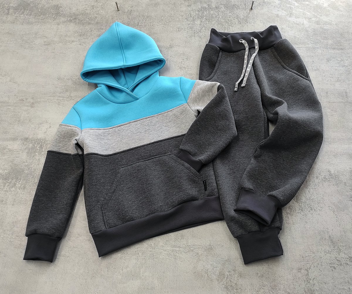 Chlapecká tepláková souprava...vel. 110/116