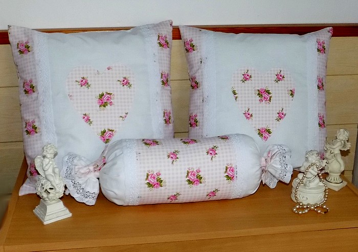 Sada 3 kusy romantických polštářků