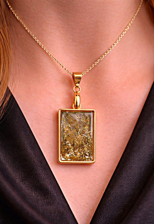 Přívěsek na krk 05 - pryskyřice