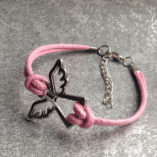 Růžový náramek s andělem
