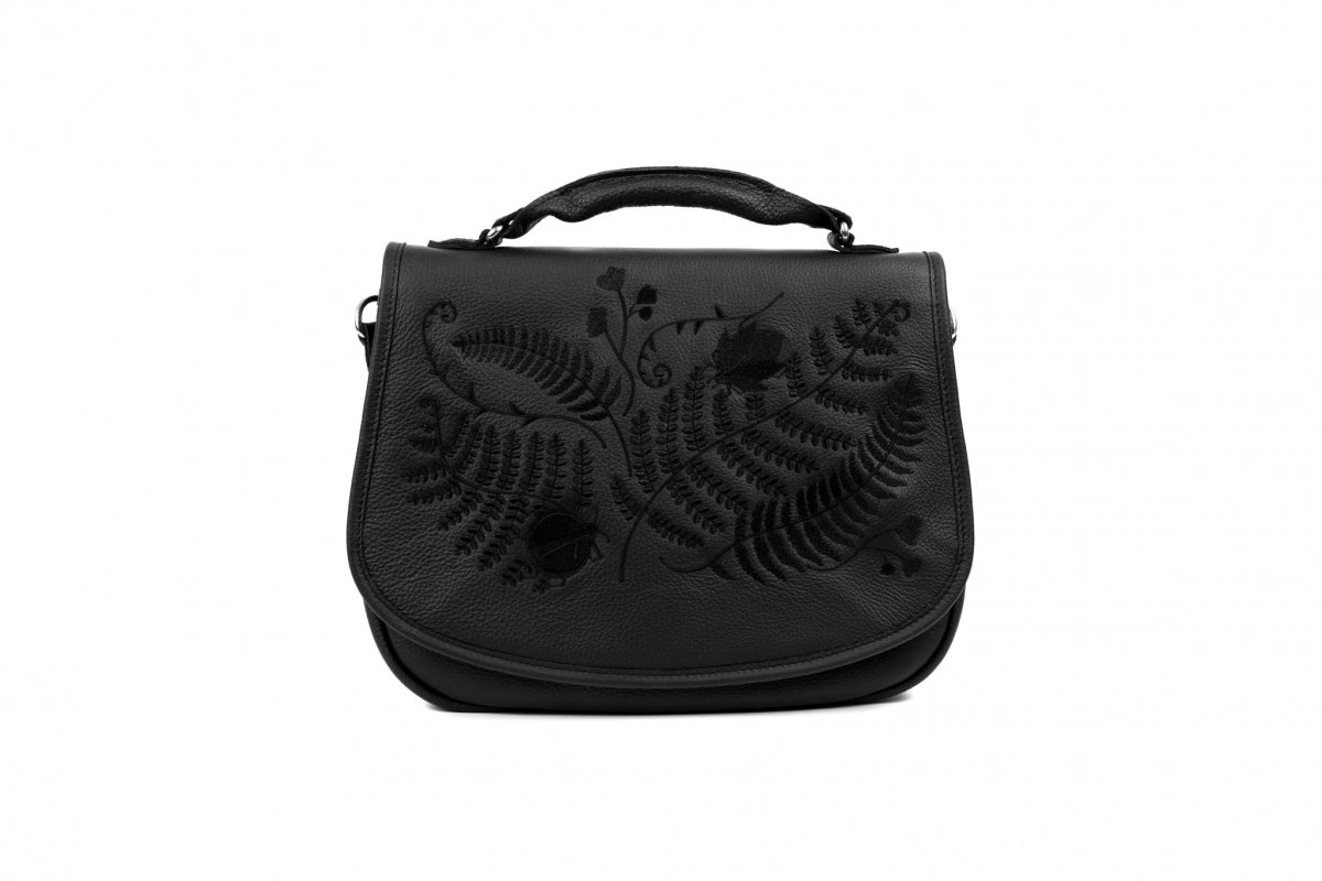 Kožená kabelka - černá s výšivkou -20%